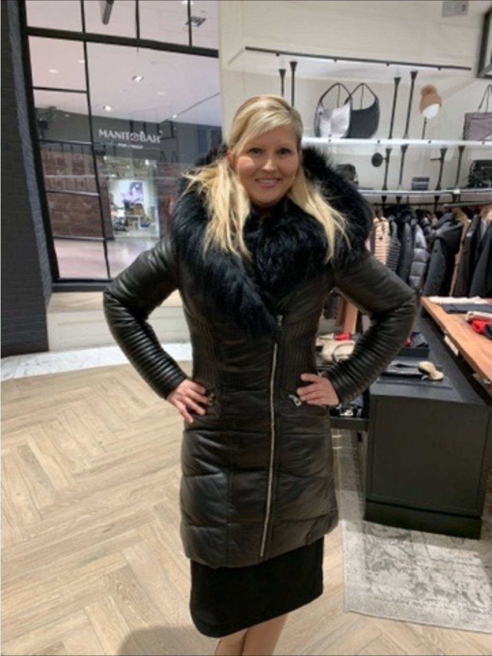 RUDSAK SIA Luxury Lamb Leather Down & Real Fur Parka - Medium
- $1,595 Retail